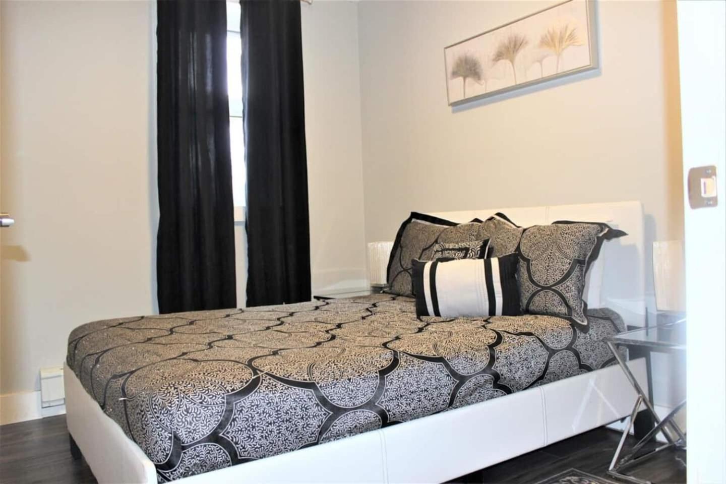 Fallsview Boutique 2Bd 1B Lejlighed Niagara Falls Eksteriør billede